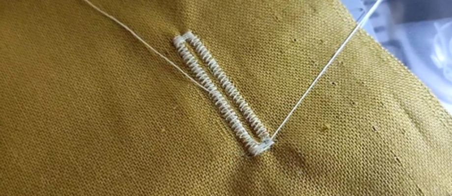 Les boutonnières sur la JANOME 9077