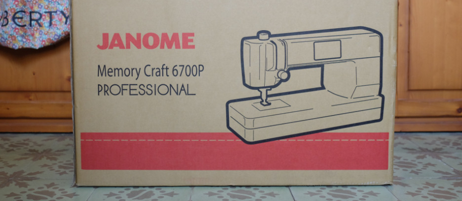 Unboxing JANOME Memory Craft 6700 P