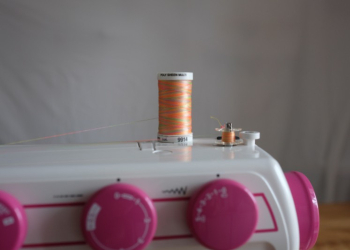 Comment remplir la canette sur ma machine JANOME Magenta 43 ?